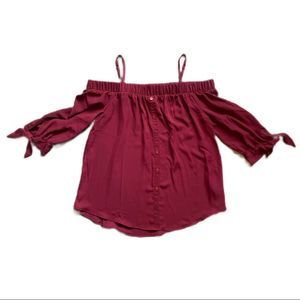 A Buyer Off the Shoulder Top (L)